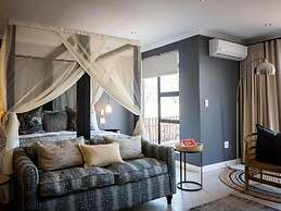 Safari Moon Luxury Bush Lodge