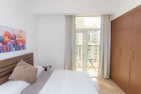 Zen studio with panorama city views