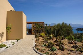 Mirabella Hills