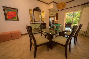 Veranda 8F - 2 bdr 2 Bath - Condo