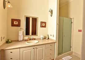Bella Vista 4B - 3 bdr -3 1 2 Bath Ocean View