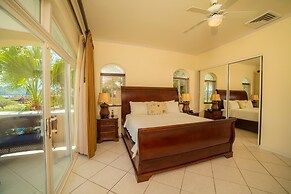 Colina 5D - 3 bdr 2 Bath Family