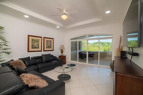 Colina 5D - 3 bdr 2 Bath Family