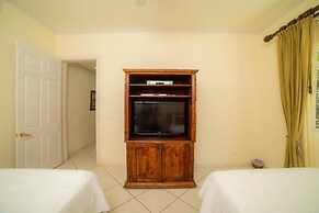 Colina 5D - 3 bdr 2 Bath Family