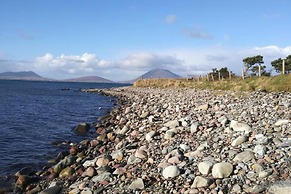 Nature Retreat - Sleeps 4 & Wild Ponies