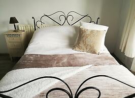 Nature Retreat - Sleeps 4 & Wild Ponies