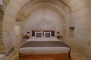 Concept Cave House