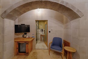 Concept Cave House