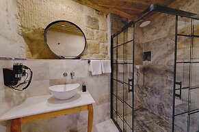 Concept Cave House