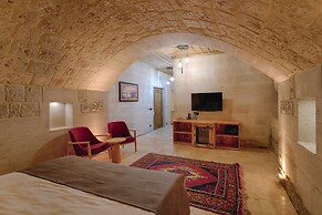 Concept Cave House