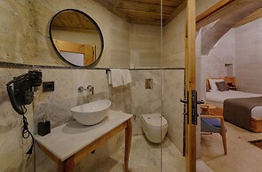 Concept Cave House