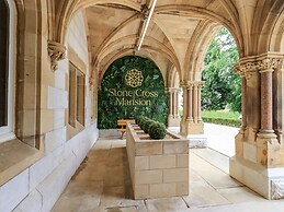 The Violet Suite Stone Cross Mansion