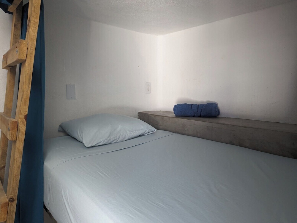La Ventana Hostel and Hotel