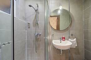 Tritoni harbour suites