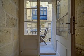 Tritoni harbour suites