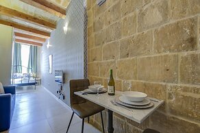 Tritoni harbour suites