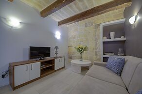 Tritoni harbour suites