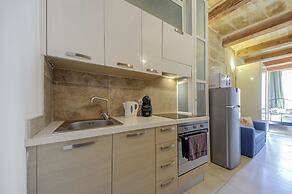 Tritoni harbour suites