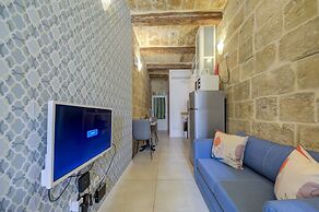 Tritoni harbour suites
