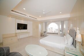 Pearl Courtyard