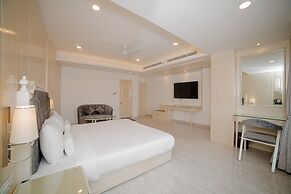 Pearl Courtyard