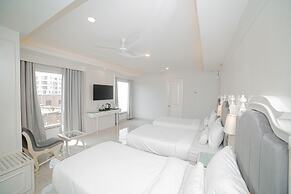 Pearl Courtyard