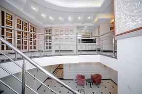 Pearl Courtyard
