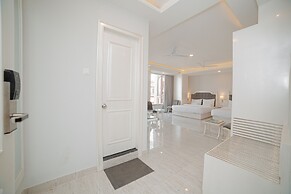 Pearl Courtyard