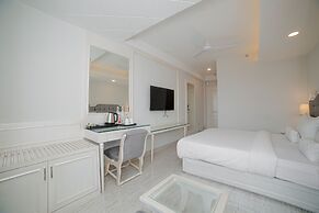 Pearl Courtyard