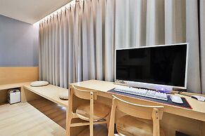 Custom Hotel