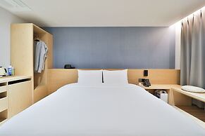 Custom Hotel