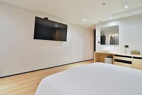 Custom Hotel
