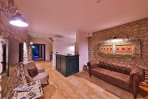 Pitoresk Otel