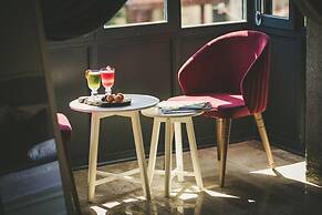 Pitoresk Otel