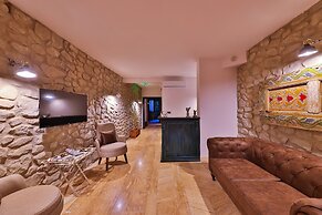 Pitoresk Otel