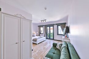 Pitoresk Otel