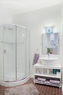 Premium Design Central Suite