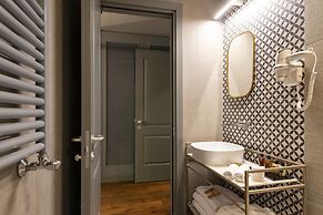 Loly Boutique Hotel