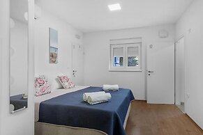Hostel Elli