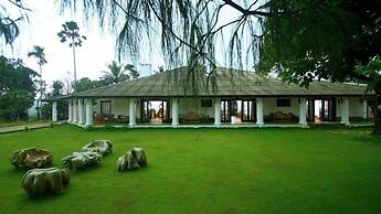 Parisons Plantation Experiences by Abad