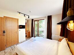 Sultan Pier Hotel