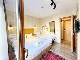 Sultan Pier Hotel