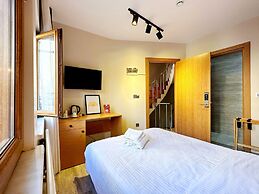 Sultan Pier Hotel