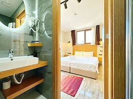 Sultan Pier Hotel