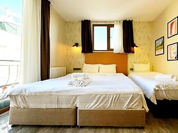 Sultan Pier Hotel