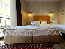 Sultan Pier Hotel