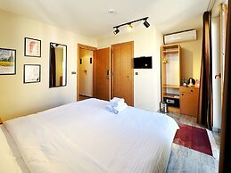 Sultan Pier Hotel