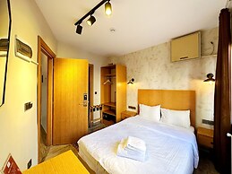 Sultan Pier Hotel