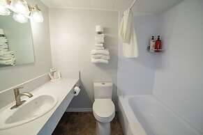Uptowner Hotel