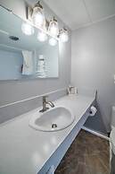 Uptowner Hotel